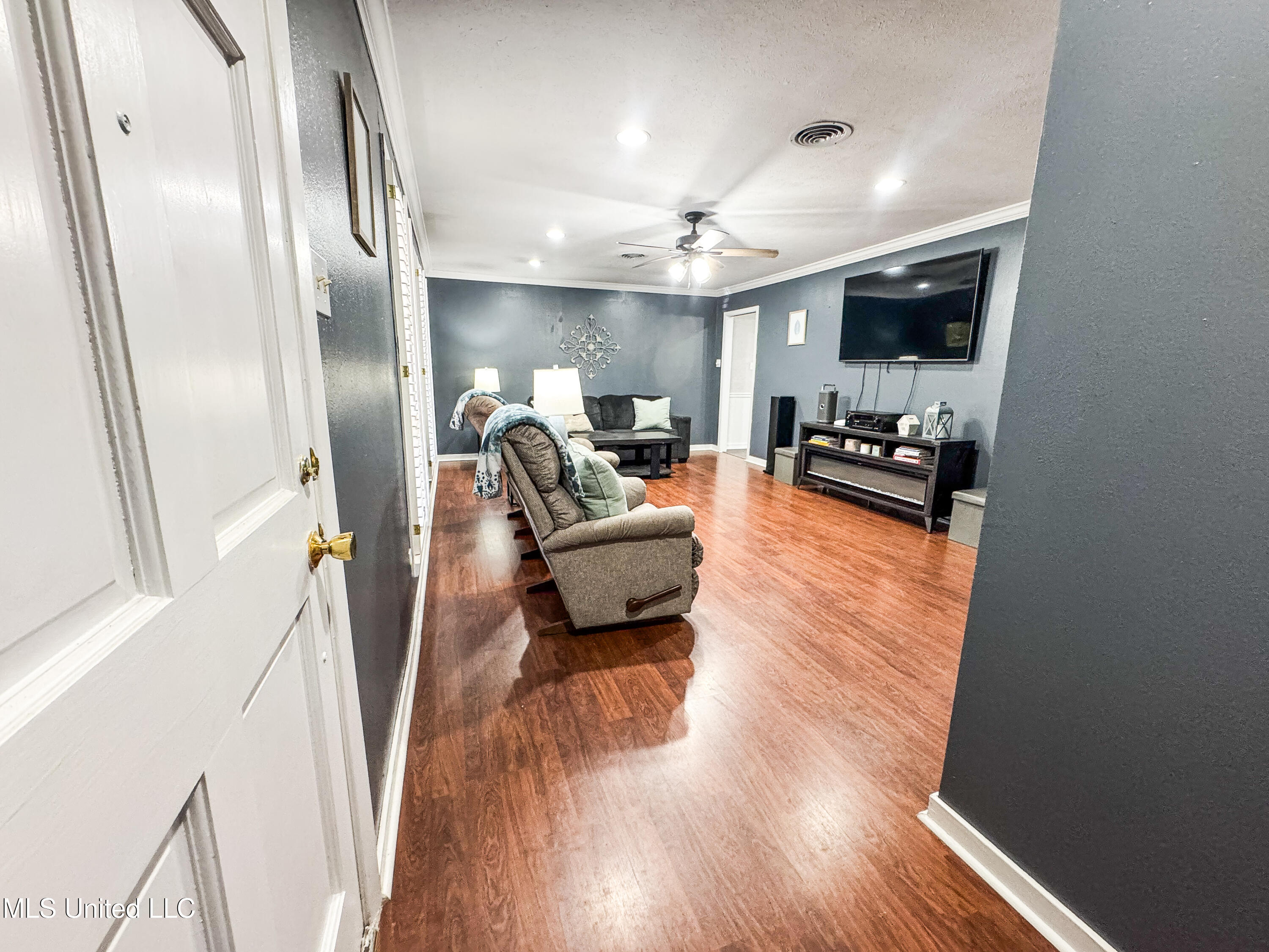 35 Pecan Way Natchez, MS 39120 - Photo 4 of 37 IMG_5049