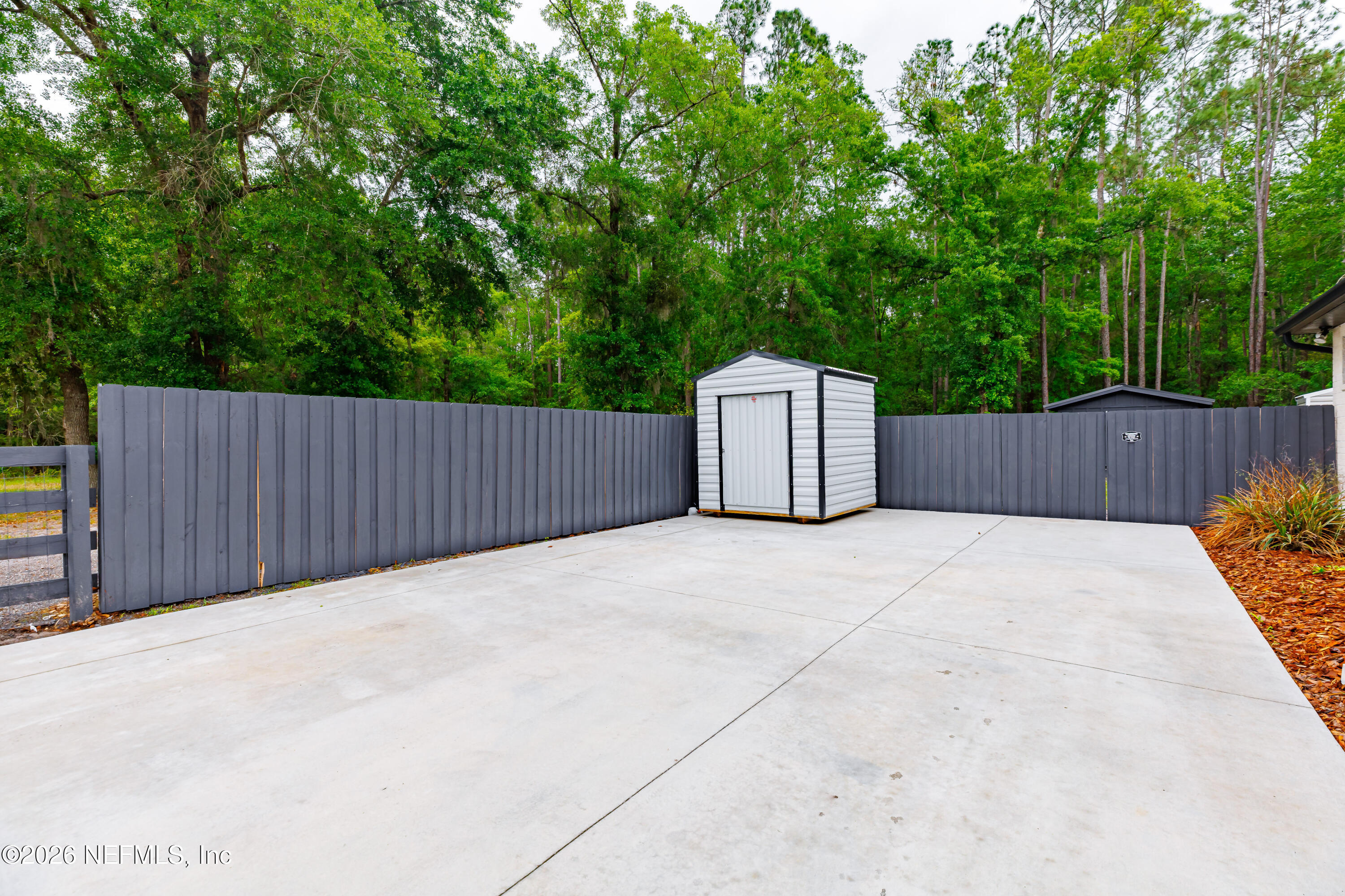 6226 Southwest 150th Street Starke, FL 32091 - Photo 45 of 53 Driveway