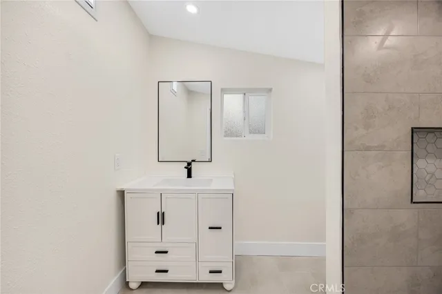 $2,350 | 3105 Madison Street, Unit 1/2, Riverside, CA 92504