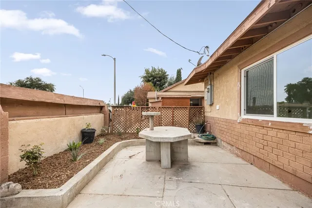 $2,350 | 3105 Madison Street, Unit 1/2, Riverside, CA 92504