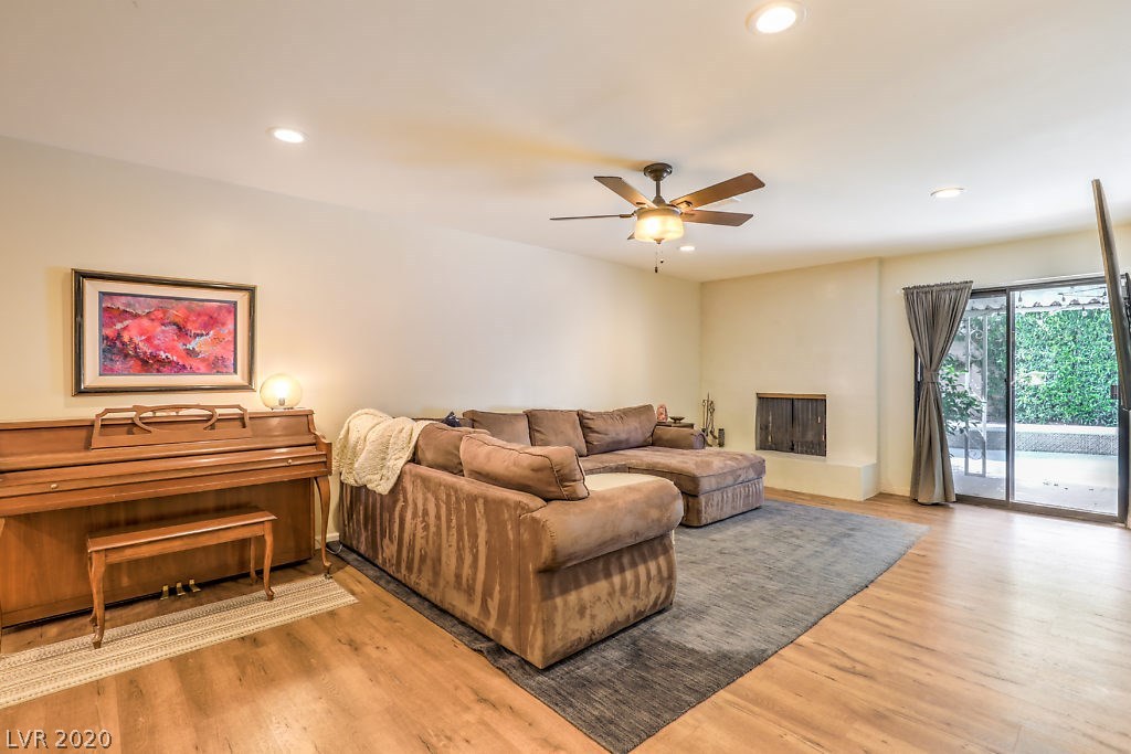 4541 Paseo El Rio Drive Las Vegas, NV 89121 - Photo 13 of 33