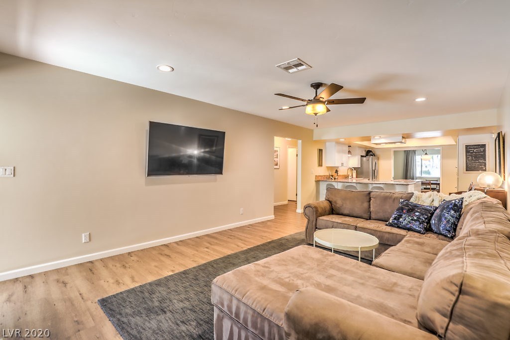 4541 Paseo El Rio Drive Las Vegas, NV 89121 - Photo 14 of 33