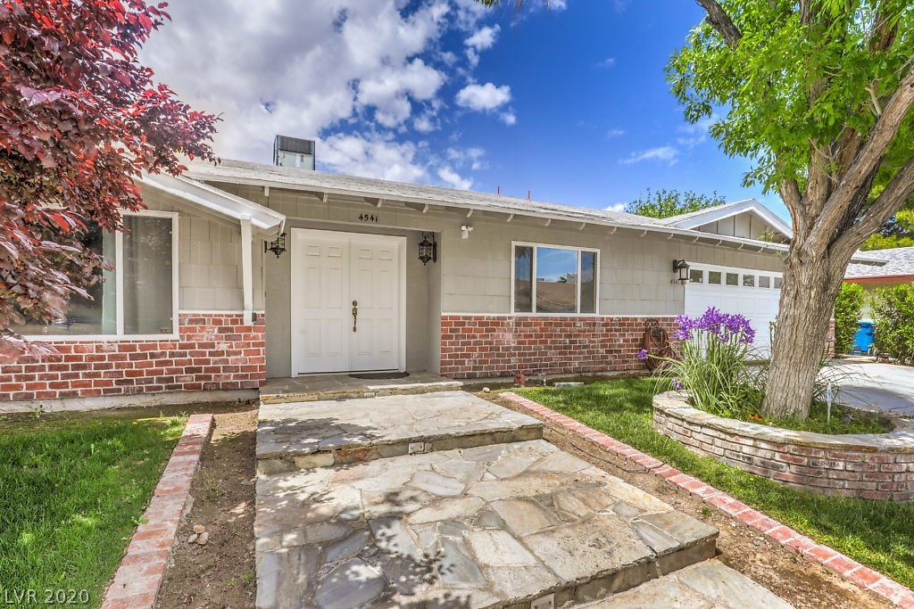 4541 Paseo El Rio Drive Las Vegas, NV 89121 - Photo 2 of 33