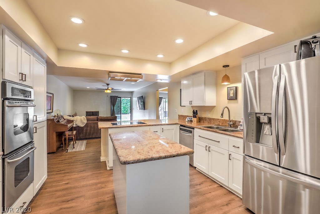 4541 Paseo El Rio Drive Las Vegas, NV 89121 - Photo 8 of 33