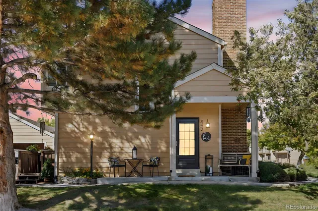 $350,000 | 842 Summer Drive, Highlands Ranch, CO 80126
