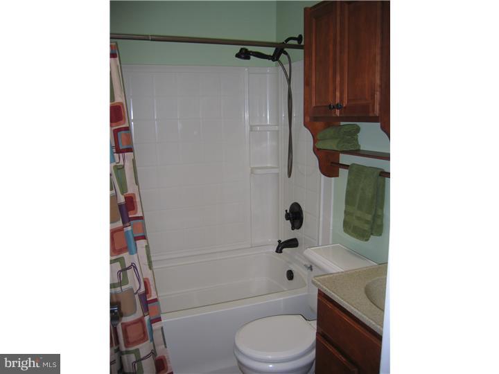 10227 Kilburn Road Philadelphia, PA 19114 - Photo 13 of 23 Bathroom