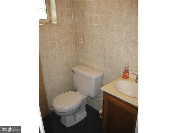 10227 Kilburn Road Philadelphia, PA 19114 - Photo 16 of 23 Bathroom