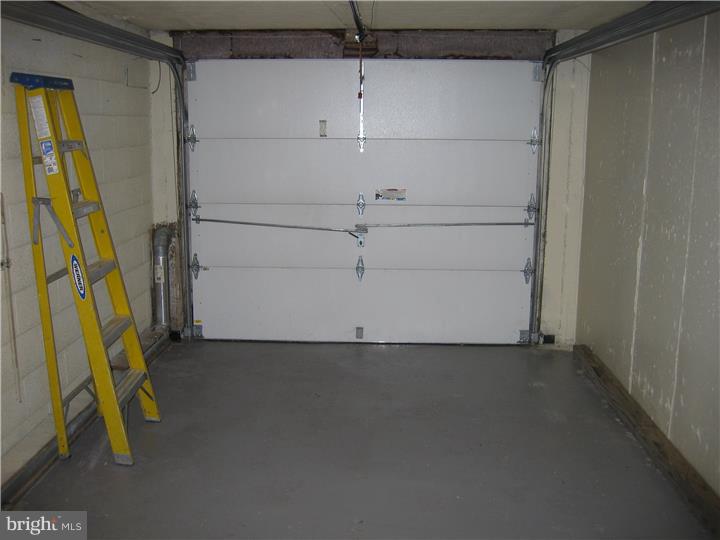 10227 Kilburn Road Philadelphia, PA 19114 - Photo 18 of 23 Garage