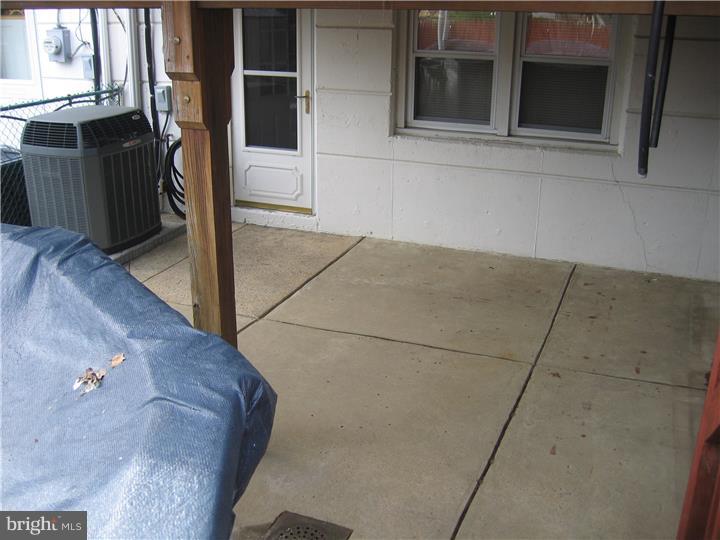 10227 Kilburn Road Philadelphia, PA 19114 - Photo 19 of 23 Patio
