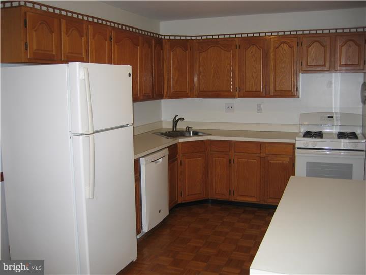 10227 Kilburn Road Philadelphia, PA 19114 - Photo 6 of 23 Kitchen