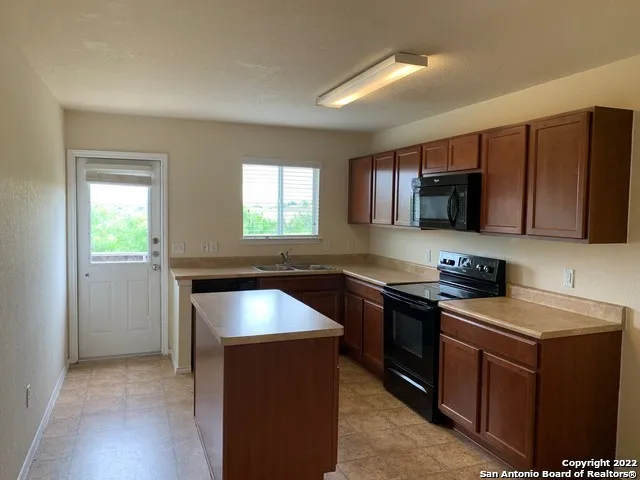 $1,600 | 3423 Bisley Pass, San Antonio, TX 78245