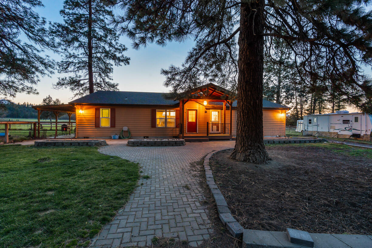 67500 Harrington Loop Road Bend, OR 97703 - Photo 67 of 72