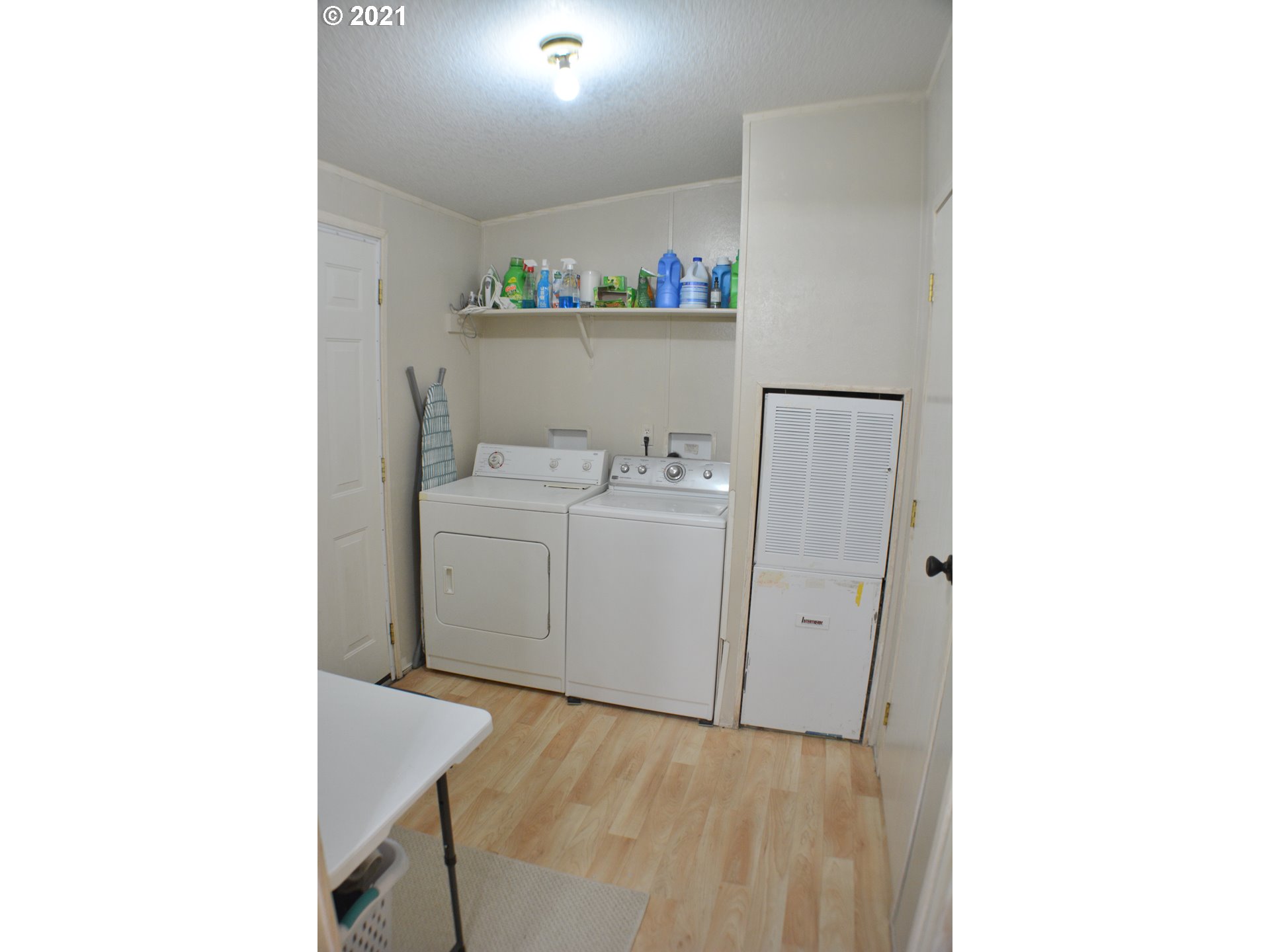 57915 Highway 203 Union, OR 97883 - Photo 16 of 27 a utility room with dryer and washer