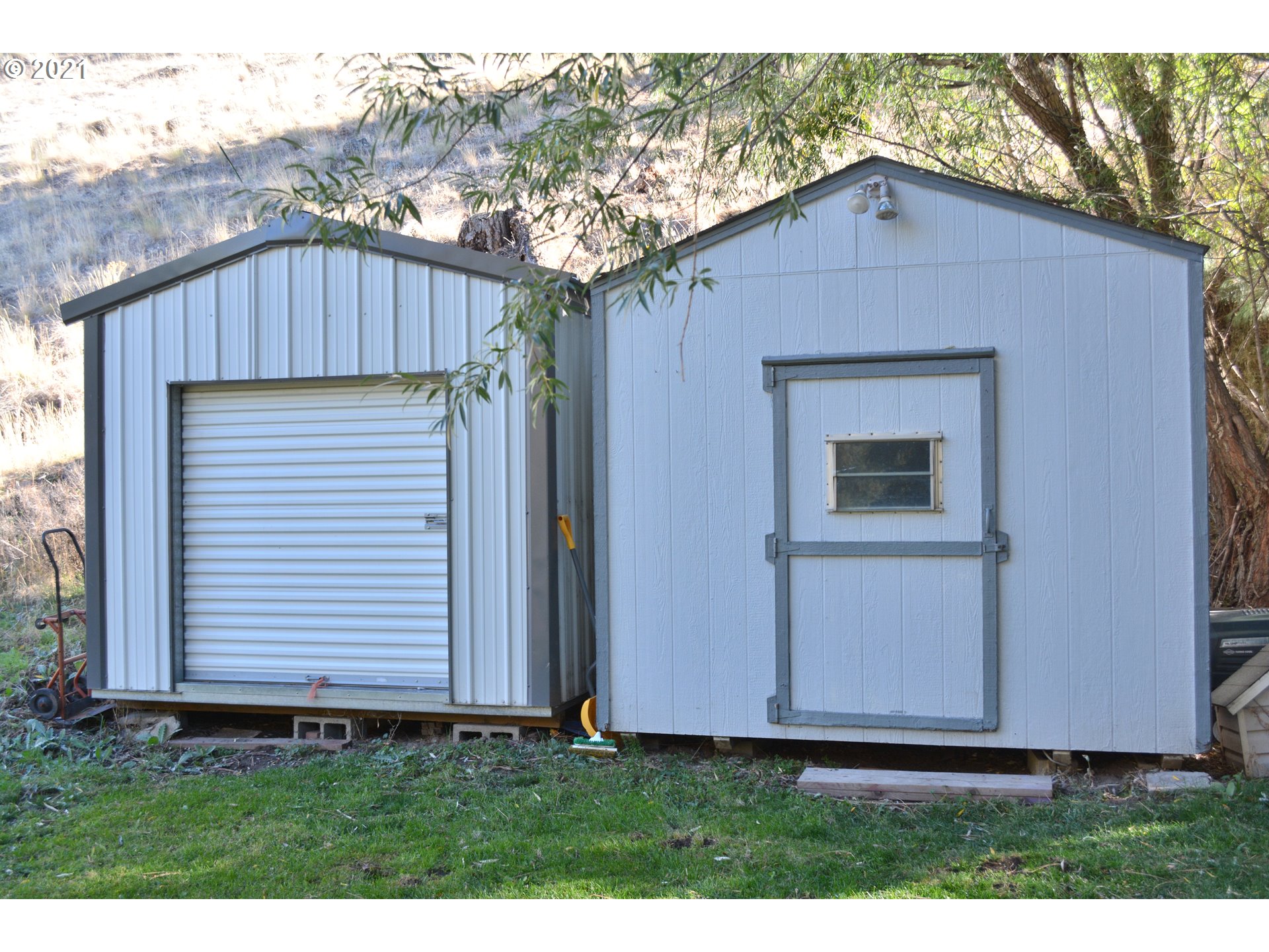 57915 Highway 203 Union, OR 97883 - Photo 17 of 27 a front view of a house with a yard