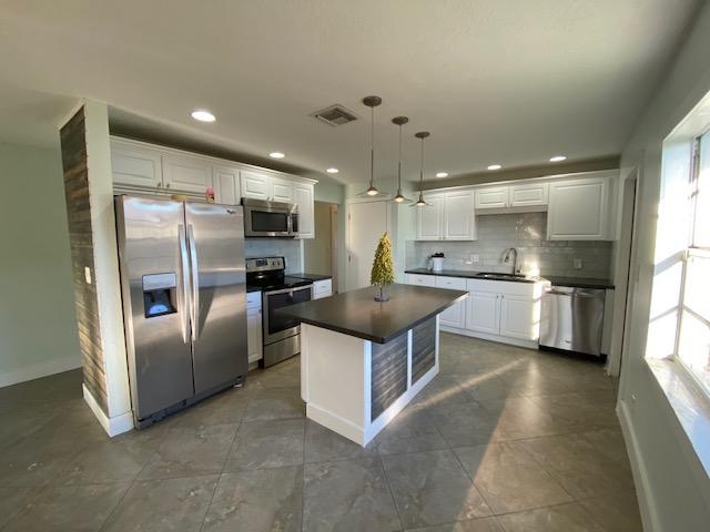 121 Southwest 13th Avenue Delray Beach, FL 33444 - Photo 7 of 24 IMG_1183