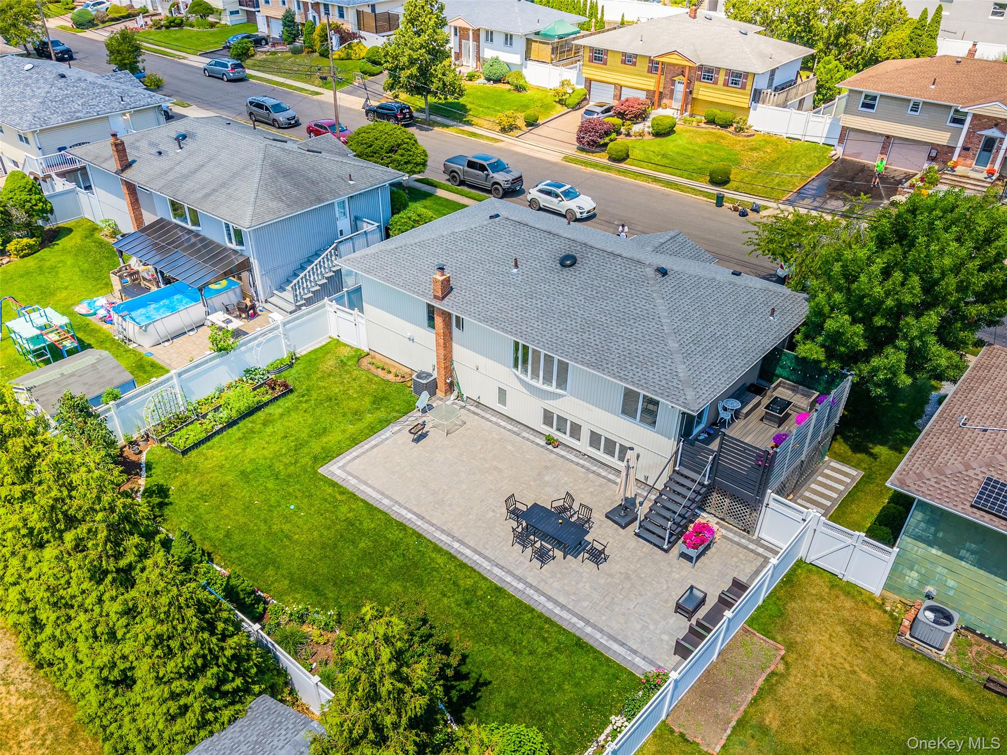 20 Russell Park Road Syosset, NY 11791 - Photo 40 of 42