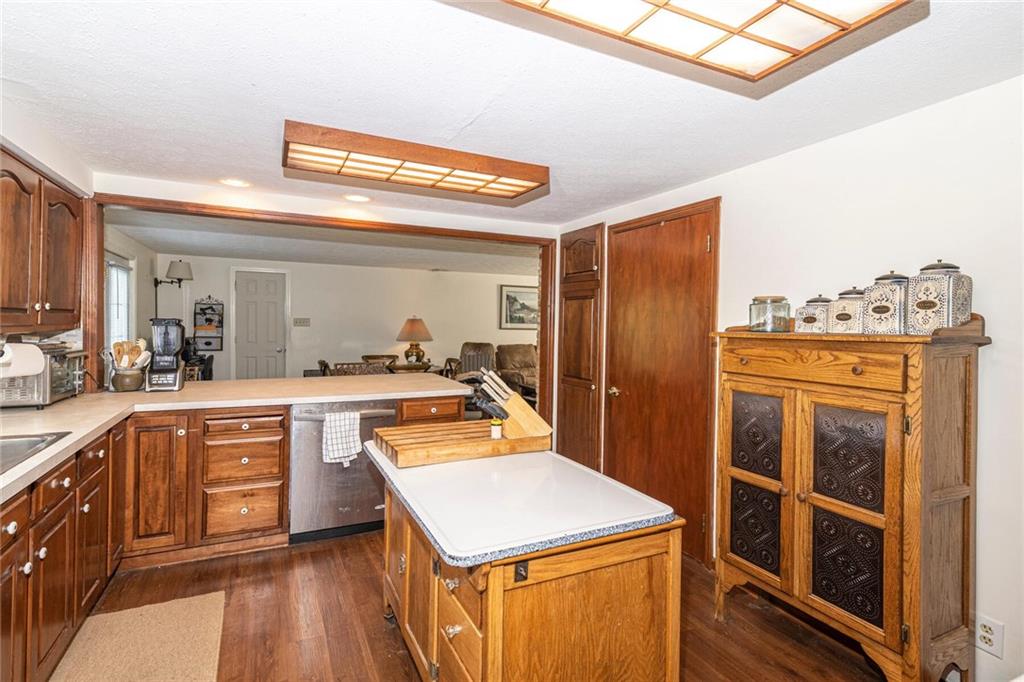 814 Coach Road Indianapolis, IN 46227 - Photo 3 of 28 Gallery Image 3