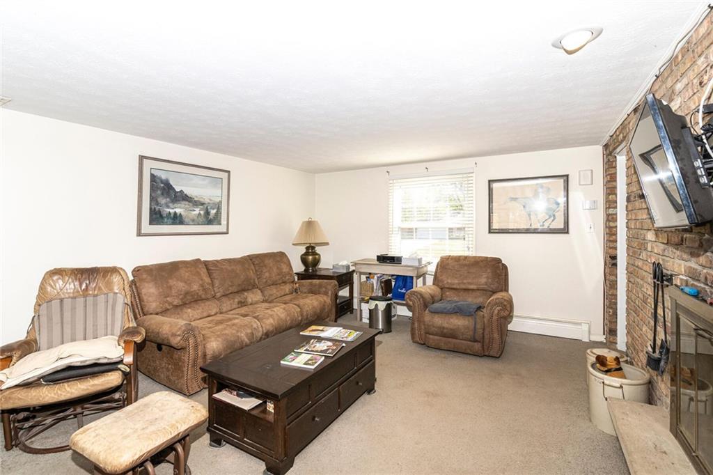 814 Coach Road Indianapolis, IN 46227 - Photo 9 of 28 Gallery Image 9