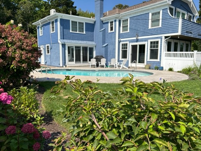 1 Mathewson Road Barrington, RI 02806 - Photo 5 of 29 side/rear view