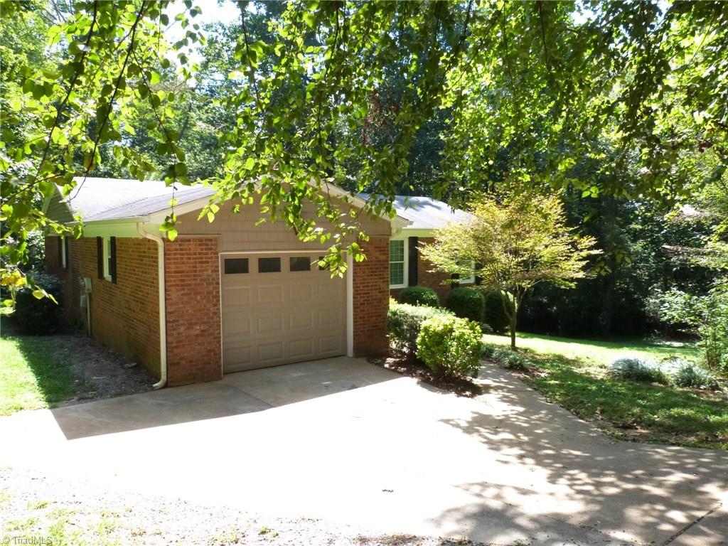 6421 Canberra Avenue Rural Hall, NC 27045 - Photo 4 of 21 Gallery Image 4