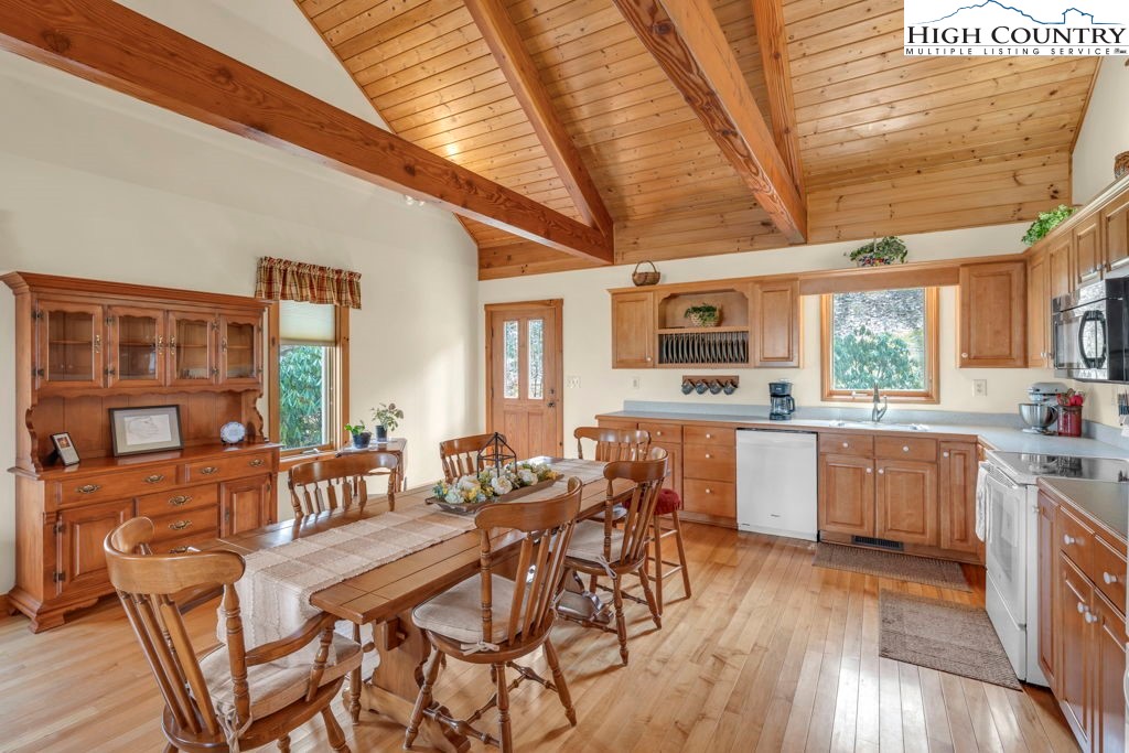 438 Virgil's Lane Boone, NC 28607 - Photo 5 of 32