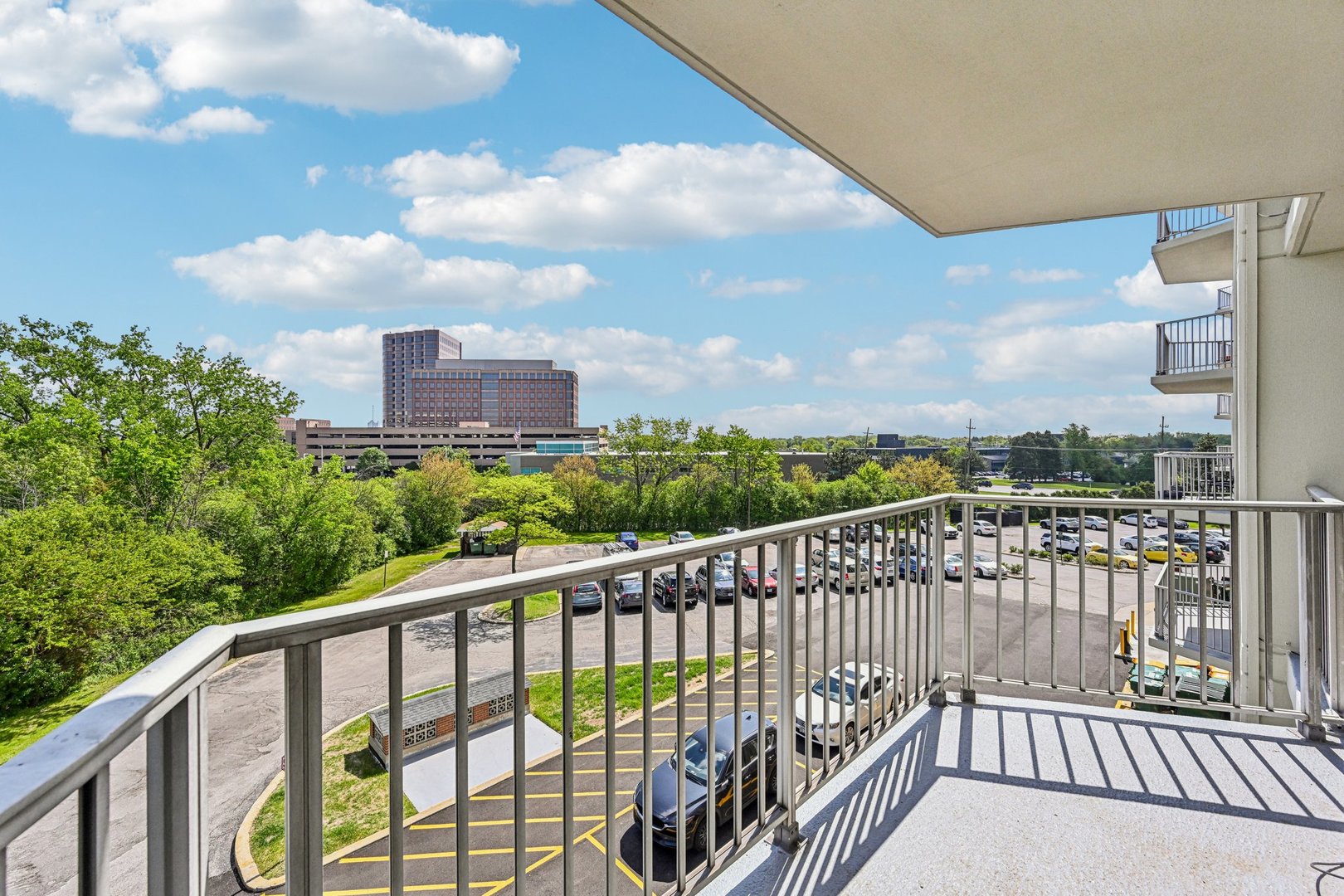 40 North Tower Road, Unit 3G Oak Brook, IL 60523 - Photo 20 of 24 Gallery Image 20