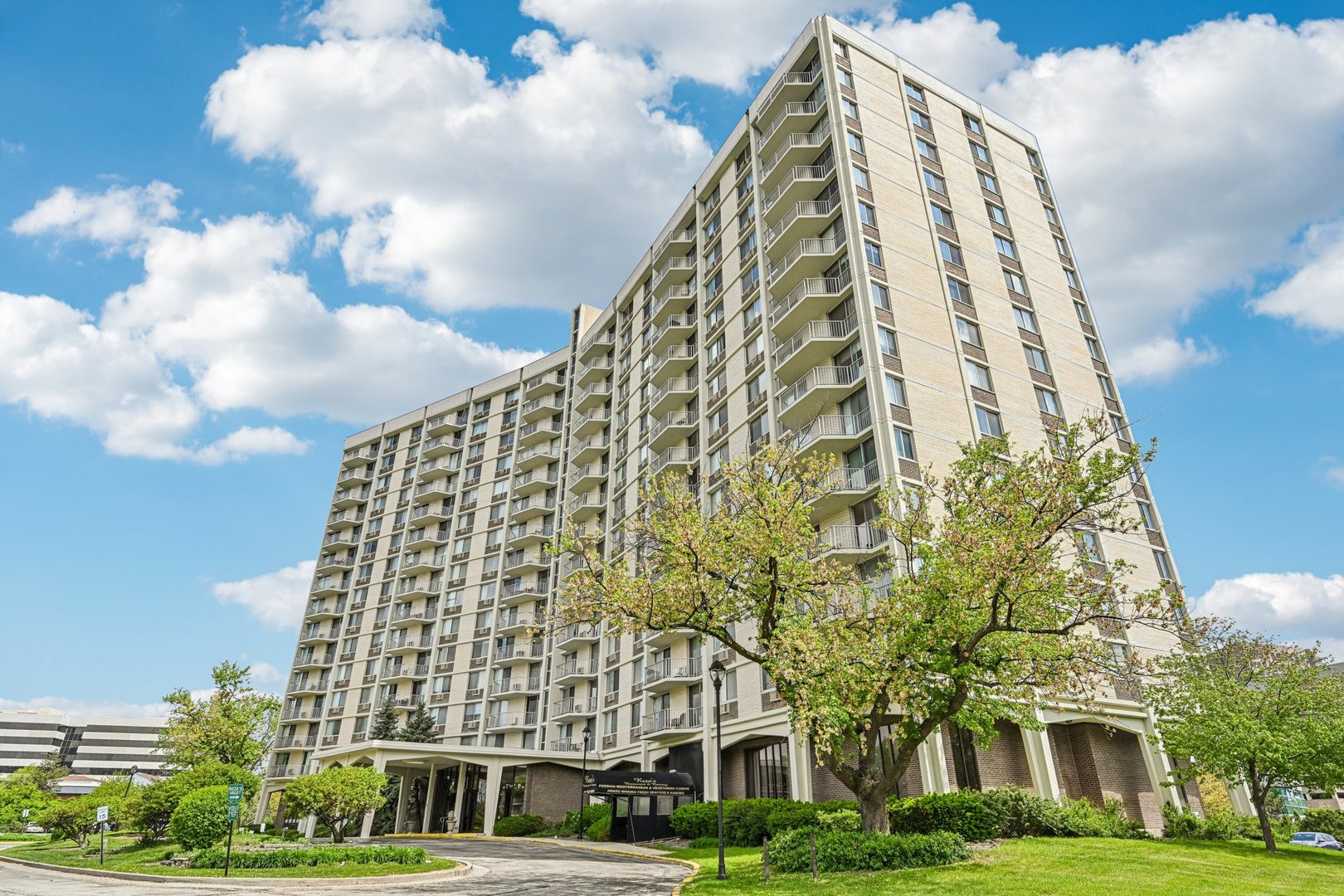 40 North Tower Road, Unit 3G Oak Brook, IL 60523 - Photo 21 of 24 Gallery Image 21