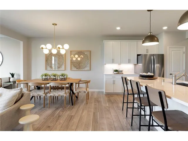 $428,990 | 17977 Genoa Drive, Lakeville, MN 55044