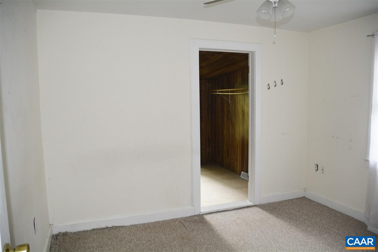 1110 Osborn Road Farmville, VA 23901 - Photo 6 of 9 an empty room with closet