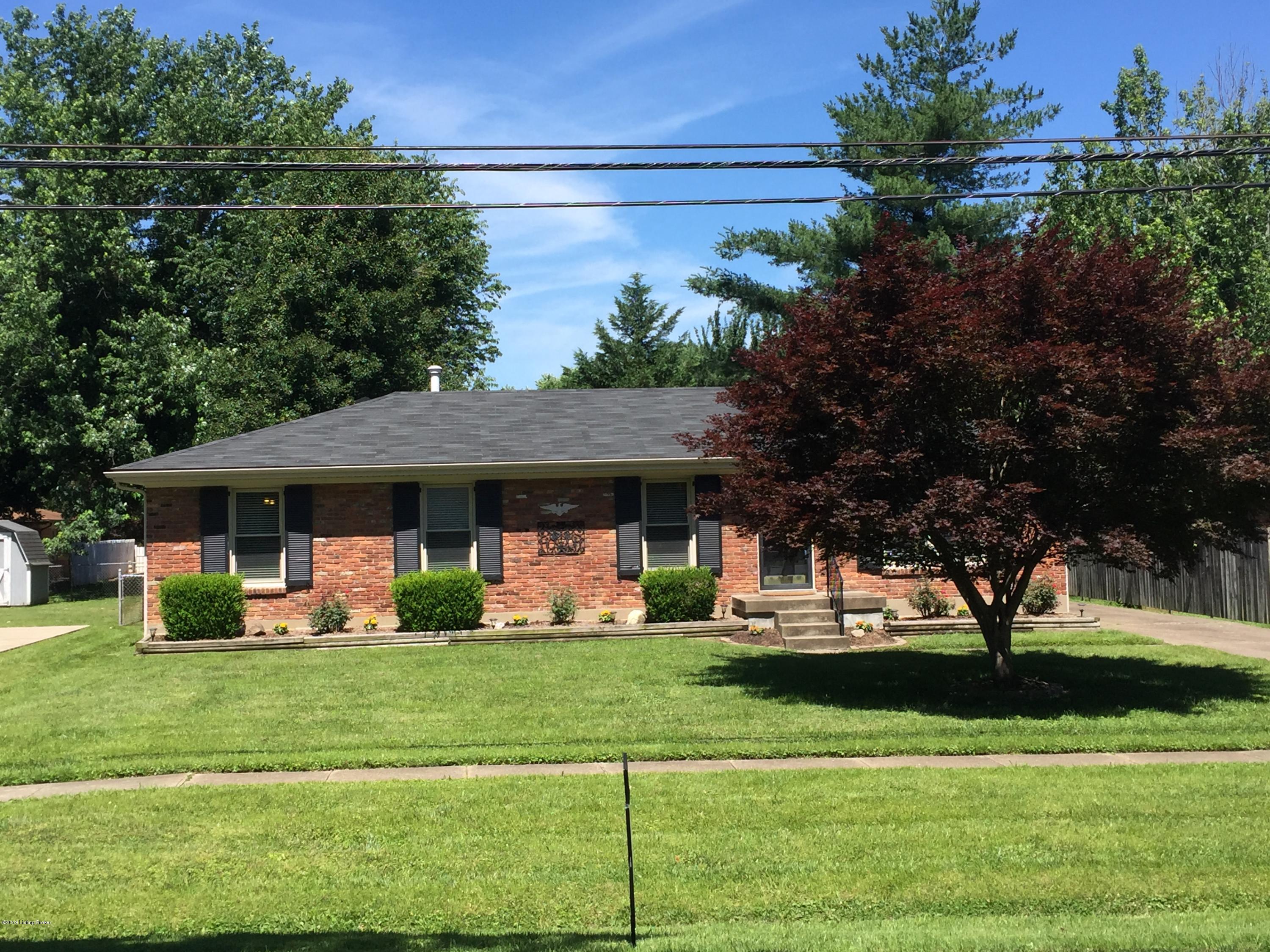 10808 Deering Road Louisville, KY 40272 - Photo 2 of 55 IMG_3349