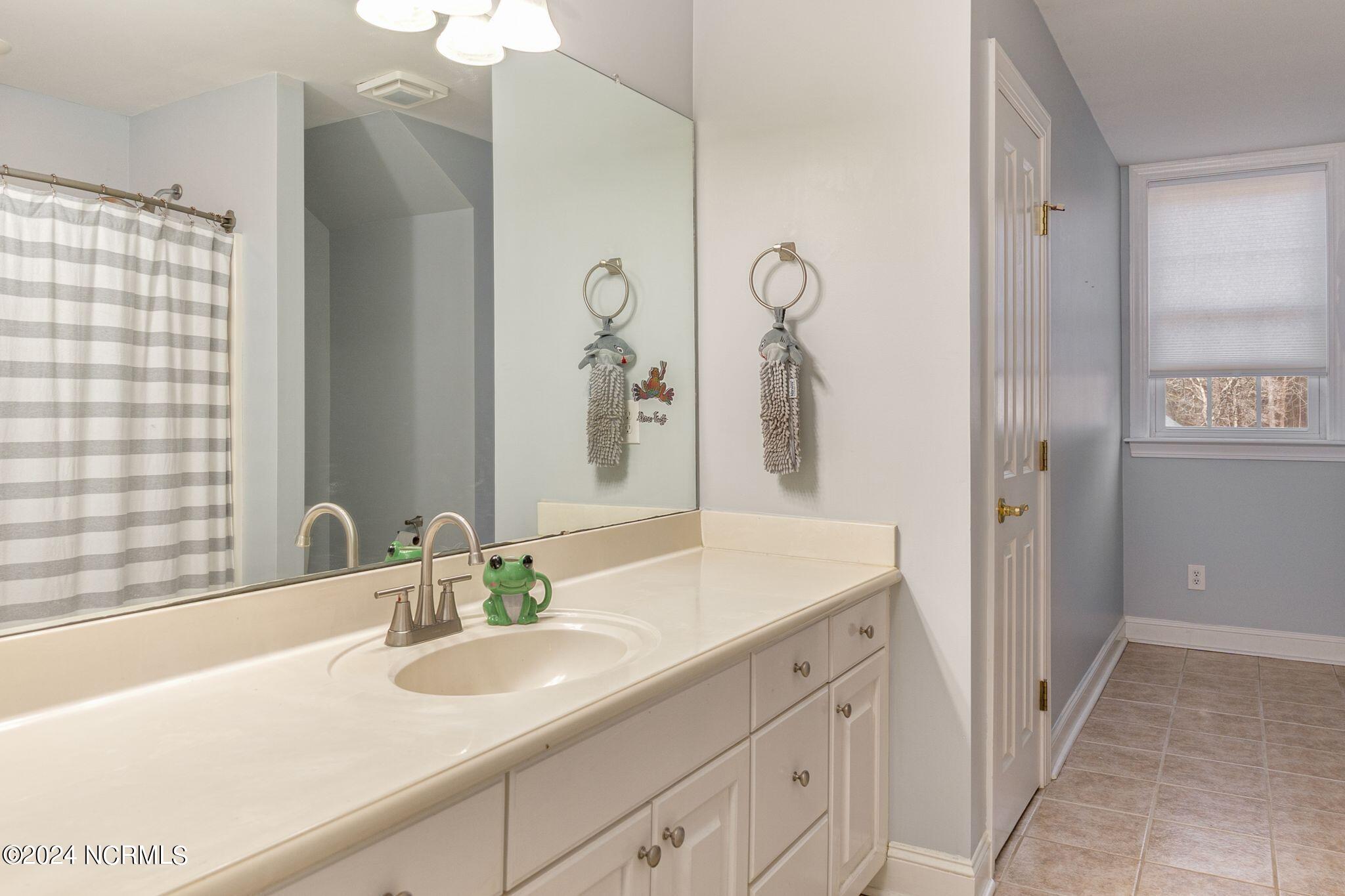 110 Nyon Road New Bern, NC 28562 - Photo 39 of 62 Third Bathroom (2nd floor)