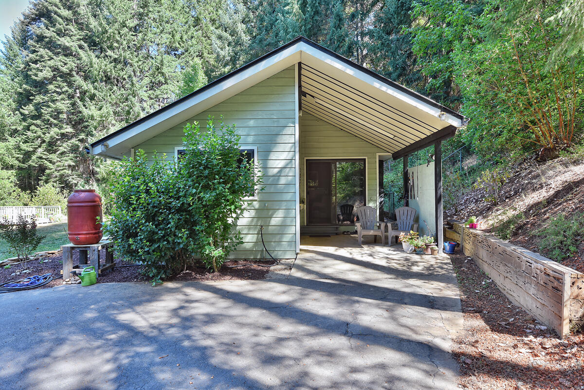 1090 Tunnel Road Glendale, OR 97442 - Photo 46 of 53 44