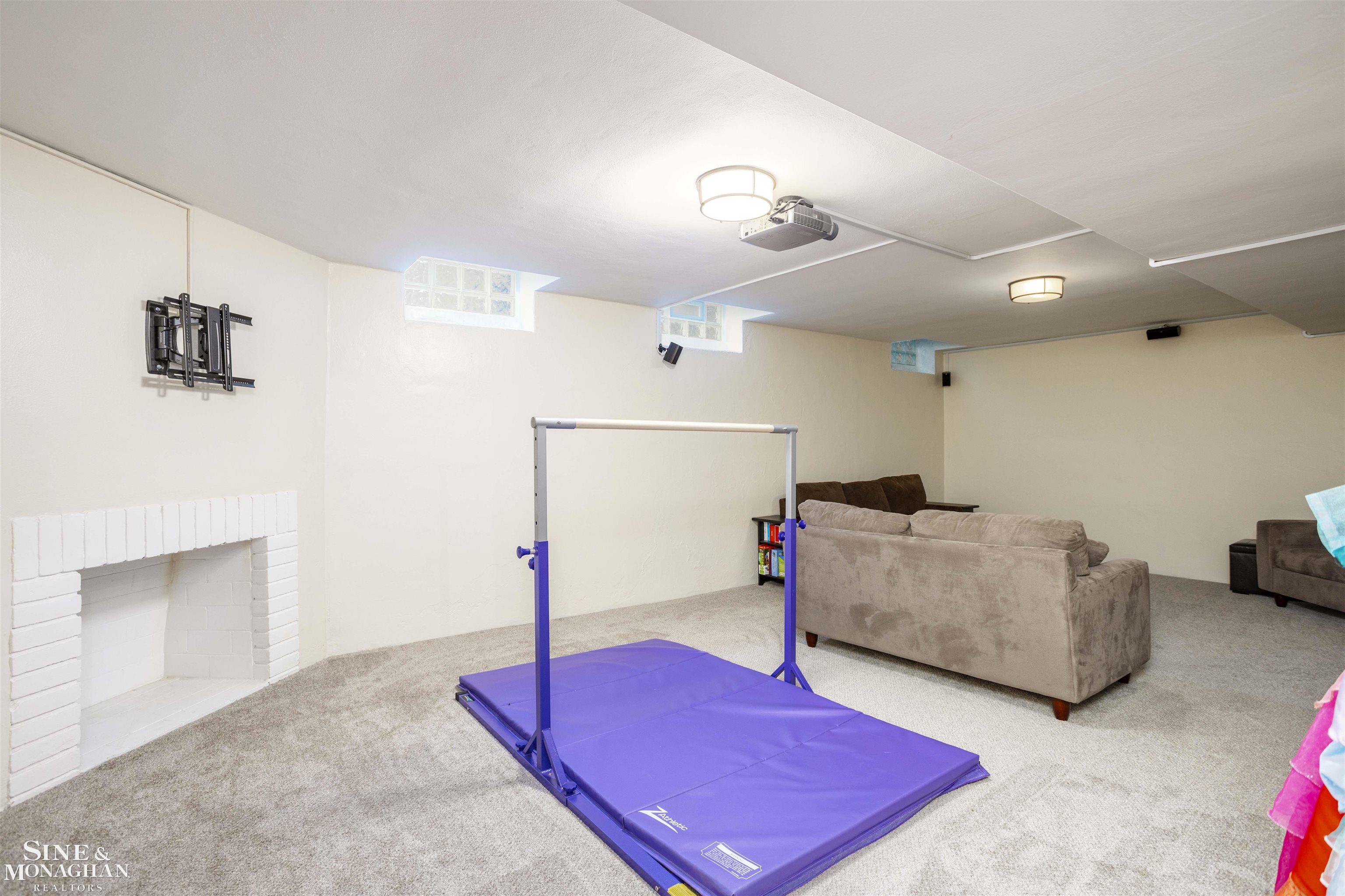 953 Trombley Road Grosse Pointe, MI 48230 - Photo 31 of 52 50120337-30.JPG