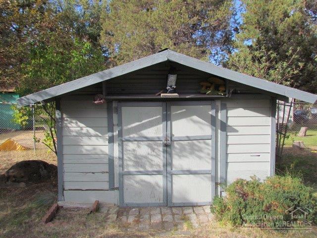 19955 Southwest Pinewood Road Bend, OR 97702 - Photo 4 of 14 Additional Photo