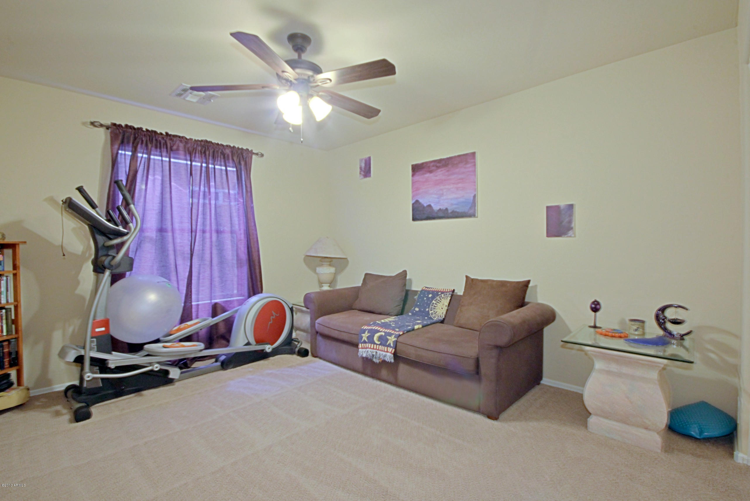 912 East Harwell Road Phoenix, AZ 85042 - Photo 14 of 21 3rd Bedroom