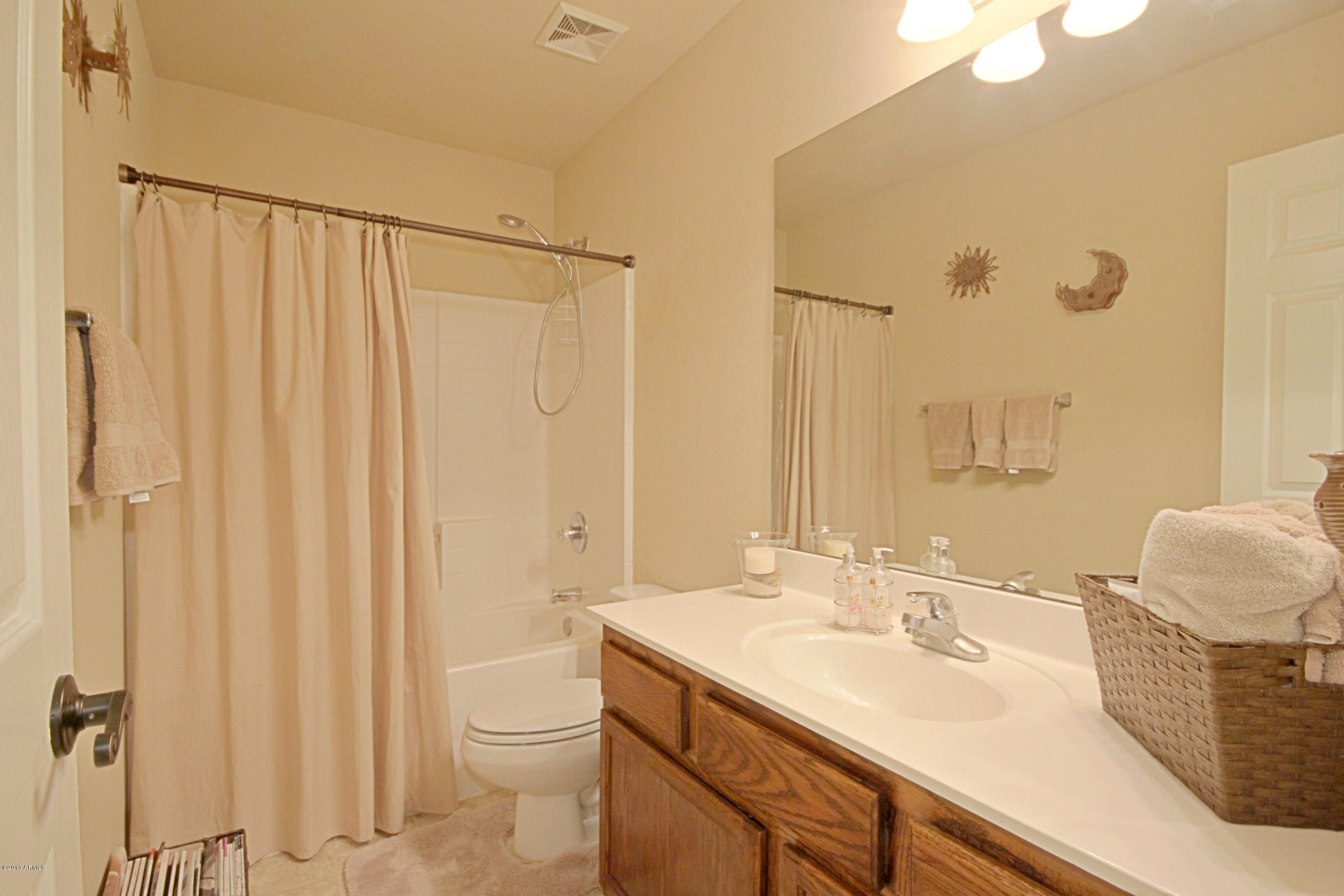 912 East Harwell Road Phoenix, AZ 85042 - Photo 15 of 21 2nd Bath