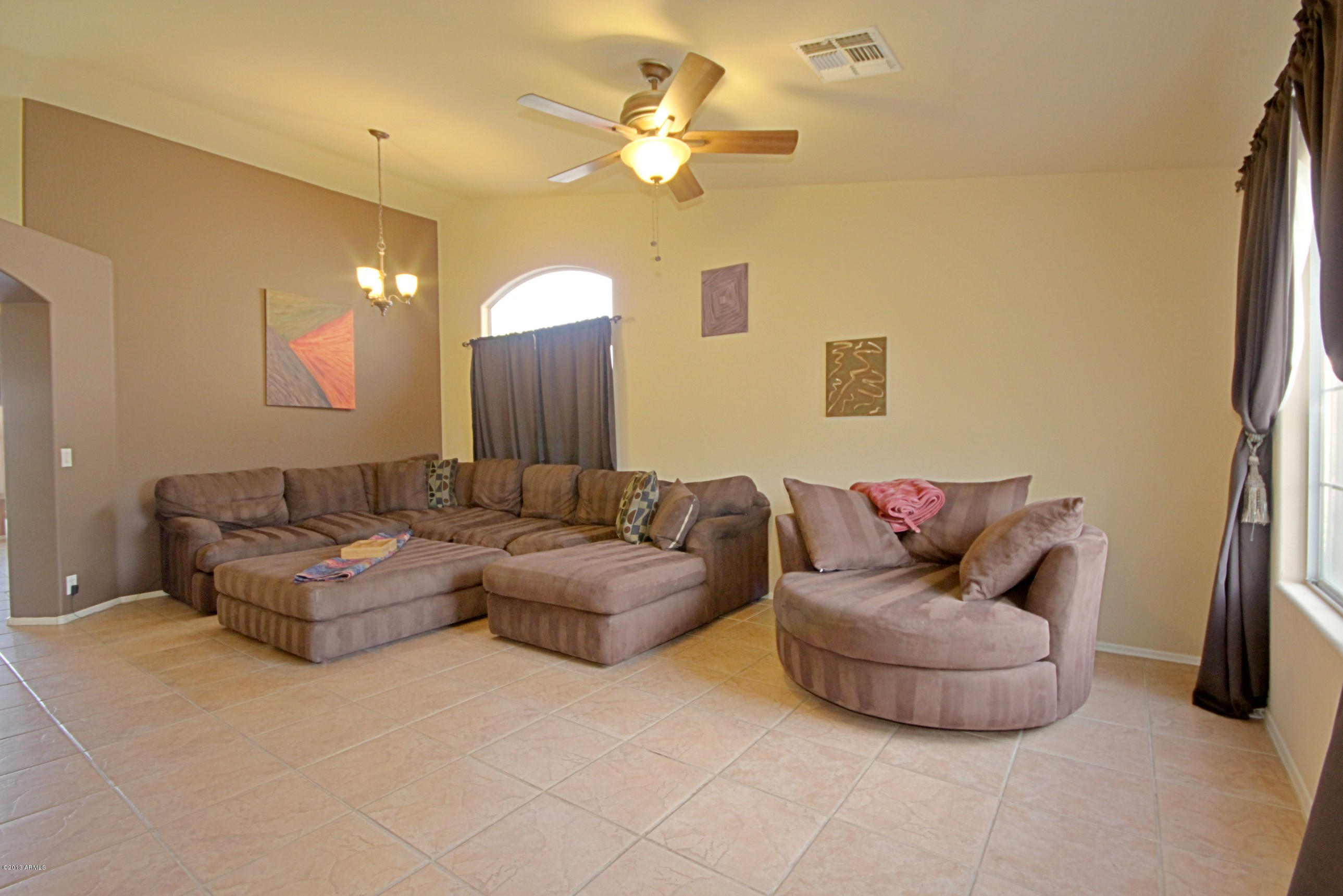 912 East Harwell Road Phoenix, AZ 85042 - Photo 2 of 21 Living and Dining Room 1