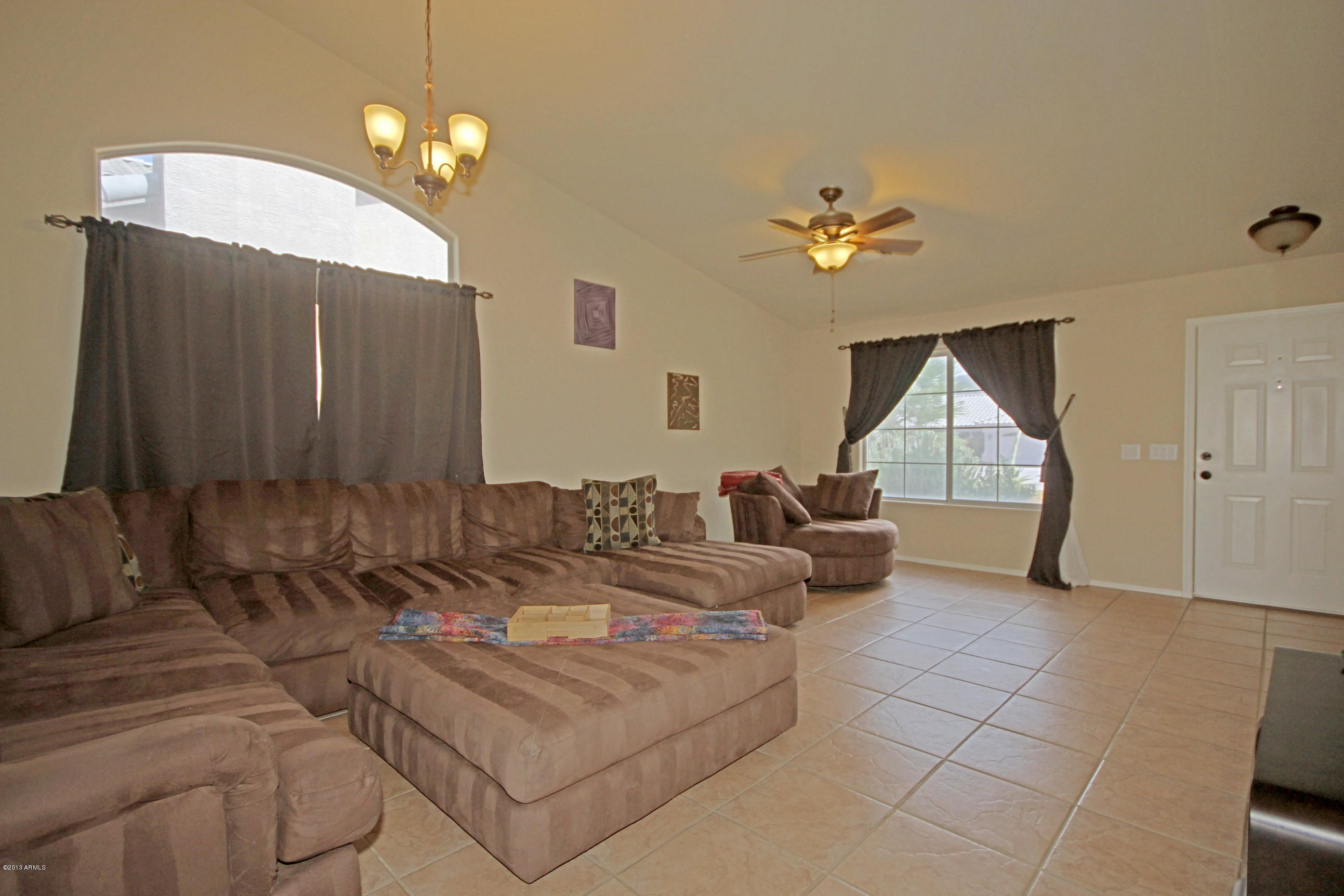 912 East Harwell Road Phoenix, AZ 85042 - Photo 3 of 21 Living and Dining Room 2