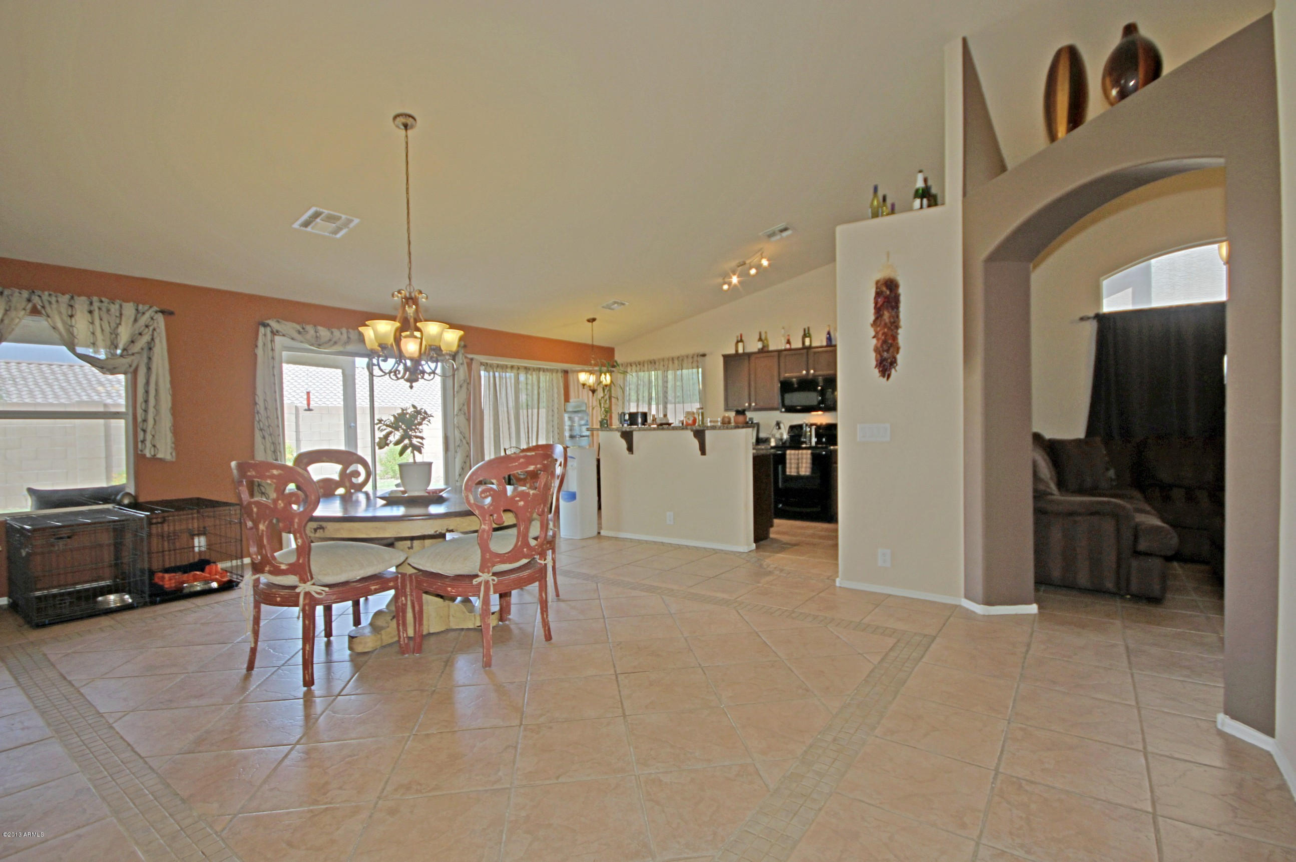 912 East Harwell Road Phoenix, AZ 85042 - Photo 4 of 21 Family Room and Kitchen 1
