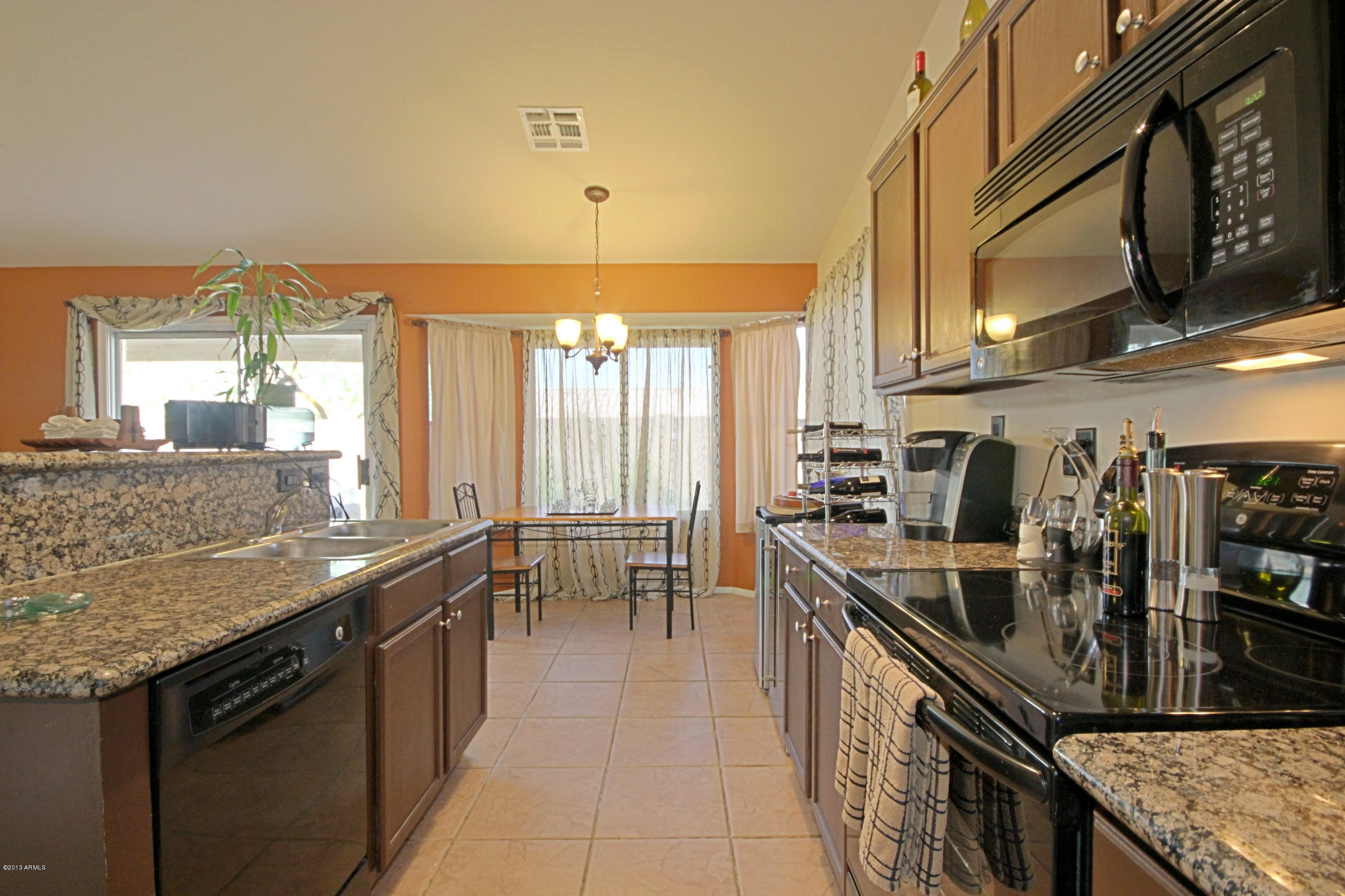 912 East Harwell Road Phoenix, AZ 85042 - Photo 8 of 21 Kitchen 2
