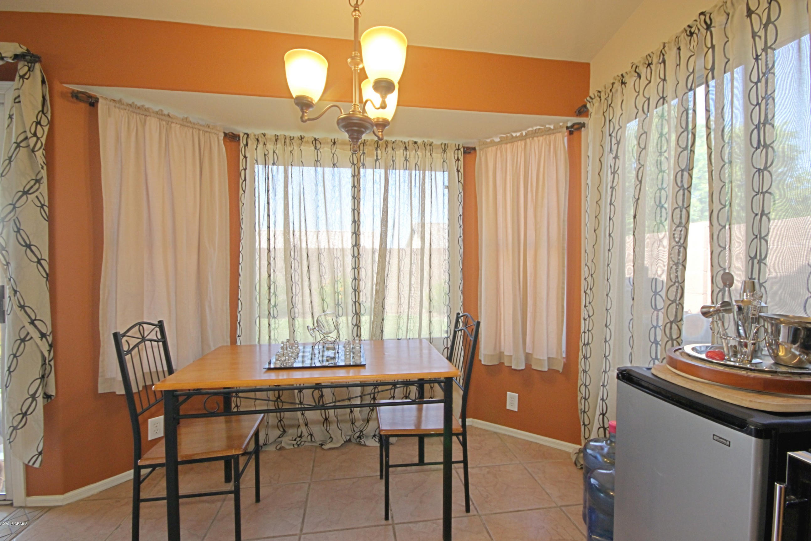 912 East Harwell Road Phoenix, AZ 85042 - Photo 9 of 21 Breakfast Nook