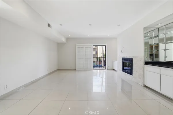 $929,000 | 1338 Amherst Avenue, Unit 102, Los Angeles, CA 90025
