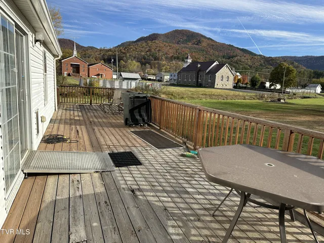 $179,000 | 112 Crook Street, Hampton, TN 37658