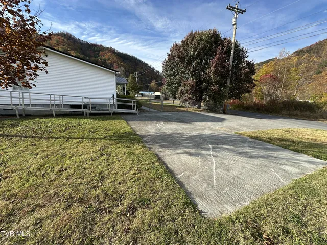 $179,000 | 112 Crook Street, Hampton, TN 37658