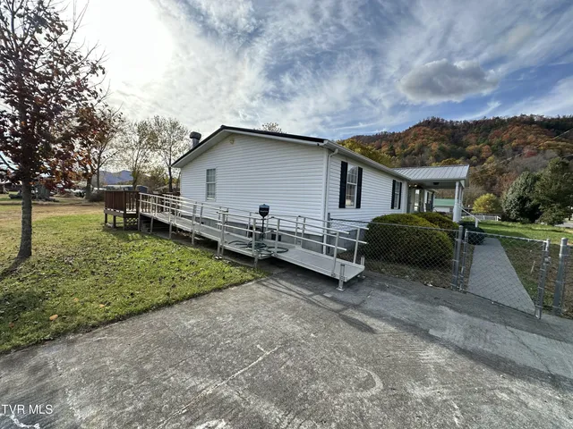 $179,000 | 112 Crook Street, Hampton, TN 37658