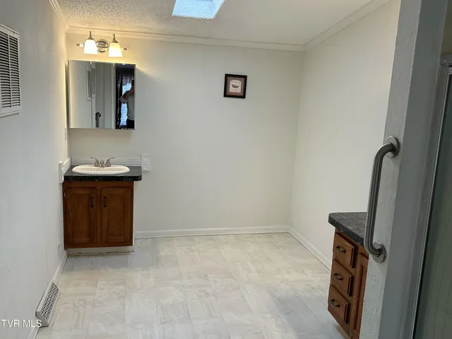 $179,000 | 112 Crook Street, Hampton, TN 37658