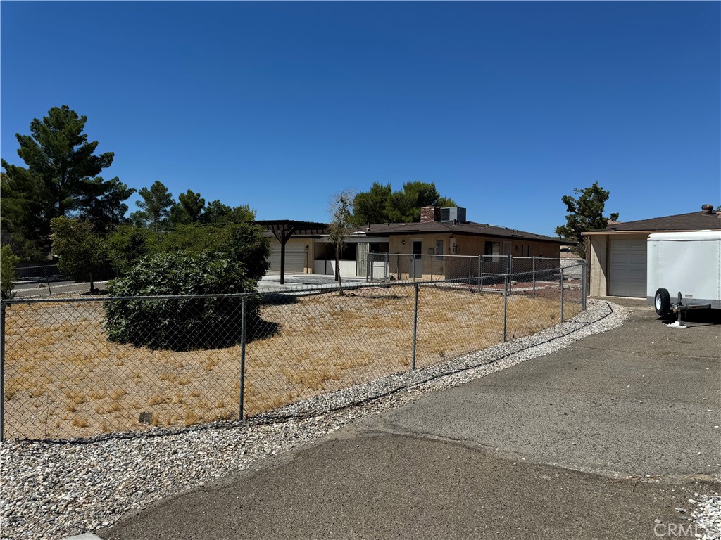 16339 Wato Road Apple Valley, CA 92307 - Photo 4 of 15 Gallery Image 4