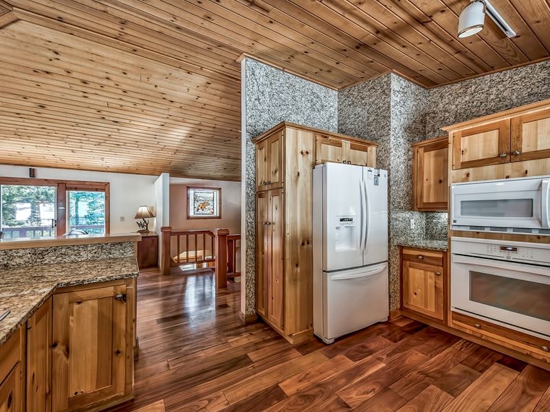 11531 Bennett Flat Road Truckee, CA 96161 - Photo 8 of 14 Kitchen