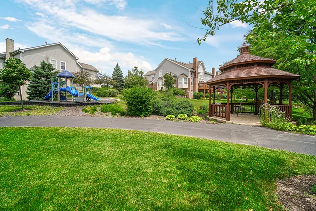 $3,000 | 357 Lucille Lane, Schaumburg, IL 60193