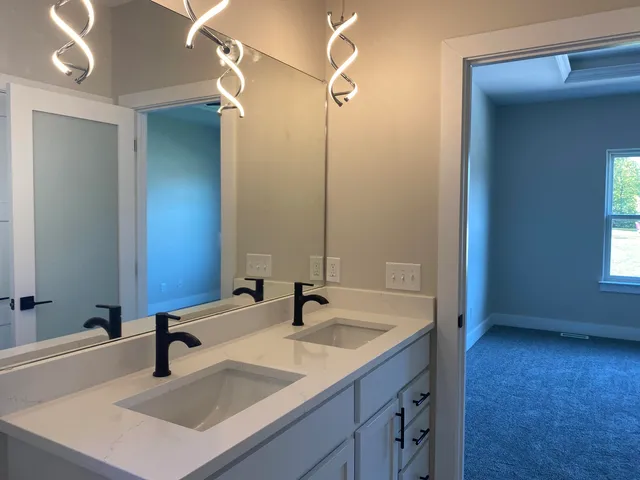 $439,900 | 37656 Schoolcraft, Livonia, MI 48154